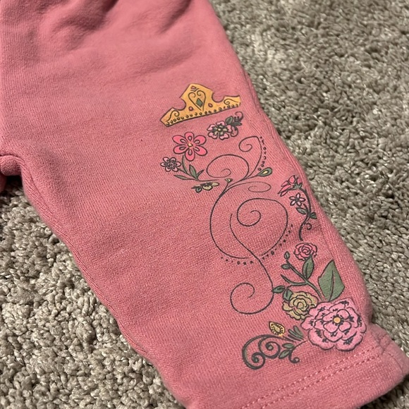 👑 Disney Princess and Carter’s Baby girl outfits - Picture 5 of 6